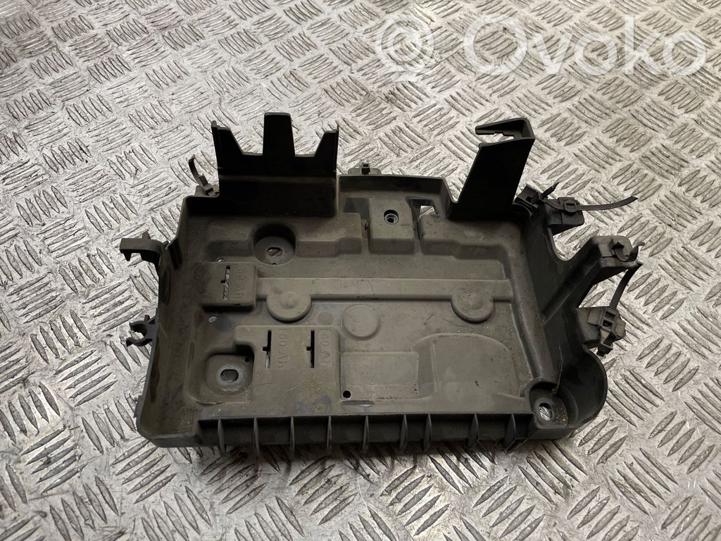 Opel Corsa D Akumulatora nostiprināšanas pamatne 