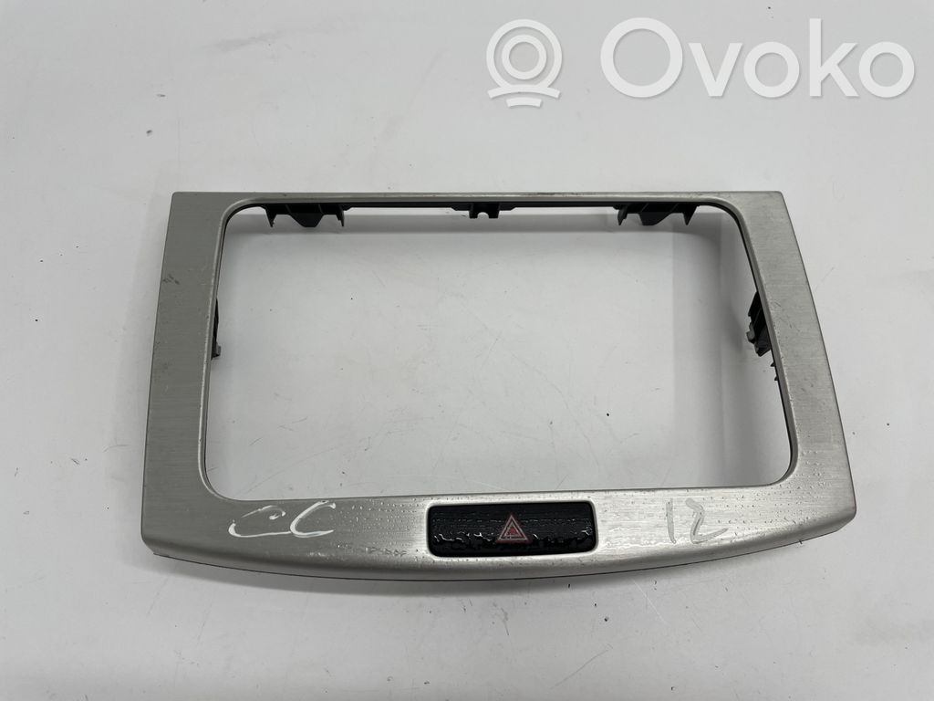 Volkswagen PASSAT CC Radio/GPS head unit trim 