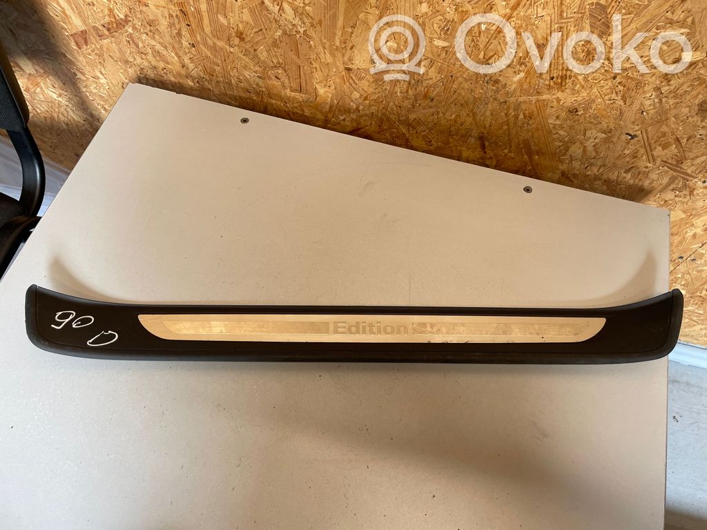 Front sill trim cover   7255930