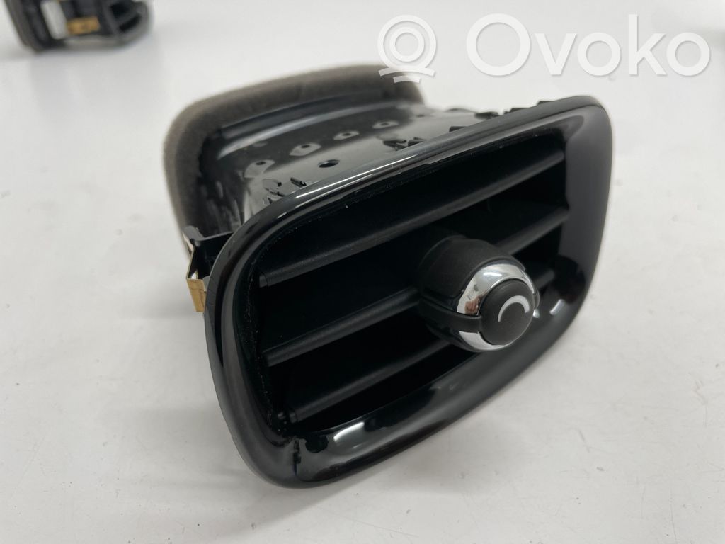 Mini Cooper Countryman F60 Boczna kratka nawiewu deski rozdzielczej 