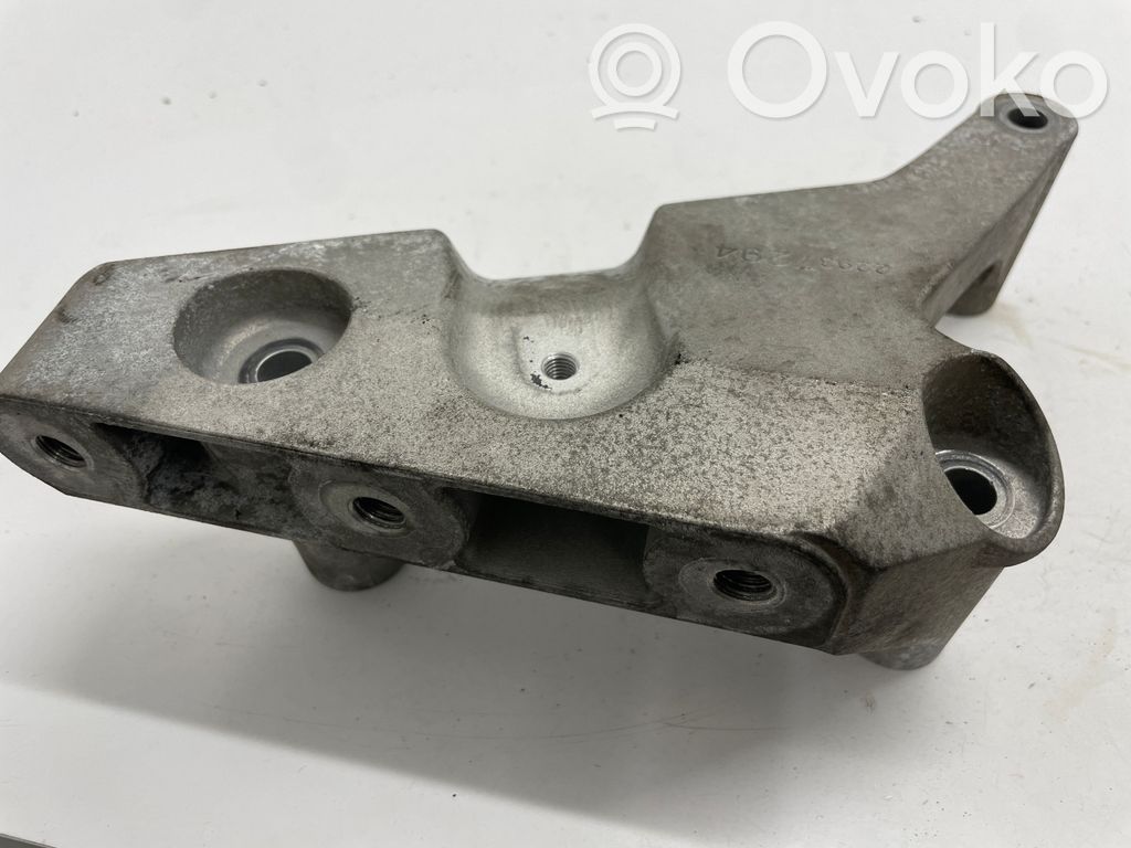 Opel Insignia B Engine mounting bracket 