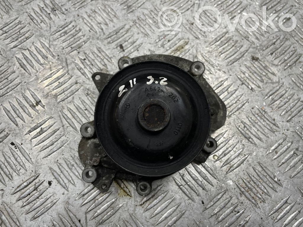 Mercedes-Benz E W211 Bomba de agua 