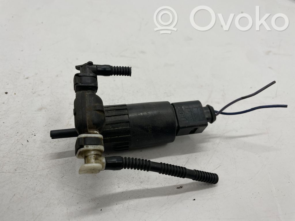 Opel Astra J Windscreen/windshield washer pump 