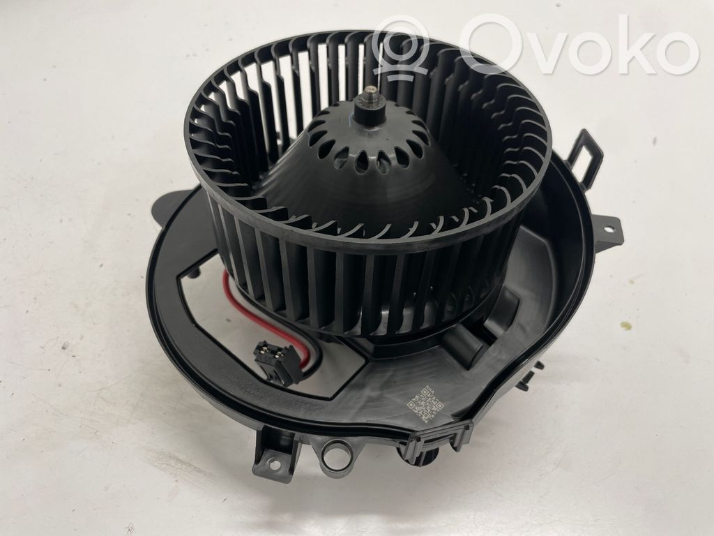 Skoda Octavia Mk4 Lämmittimen puhallin 