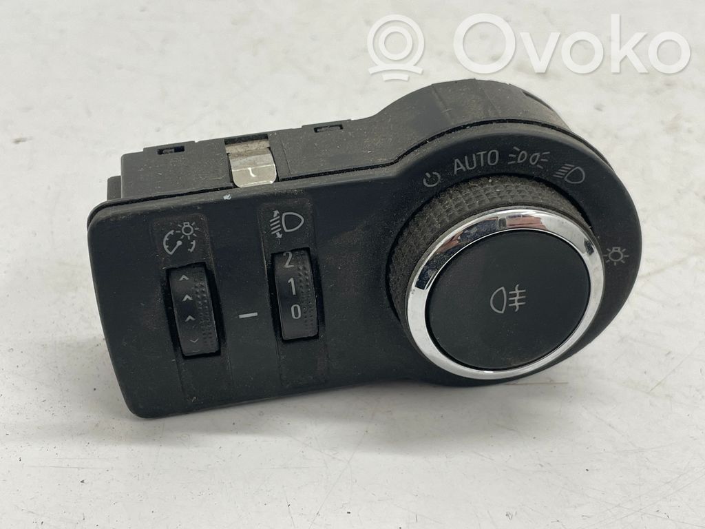 Opel Insignia A Light switch 