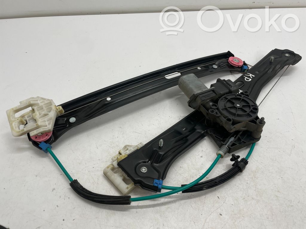 BMW 1 F20 F21 Front door window regulator with motor 