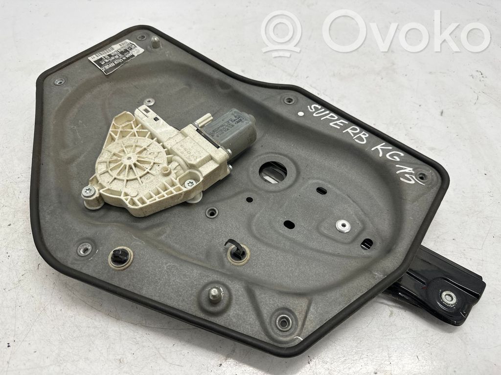 Elektryczny podnośnik szyby drzwi tylnych   3T5839401A