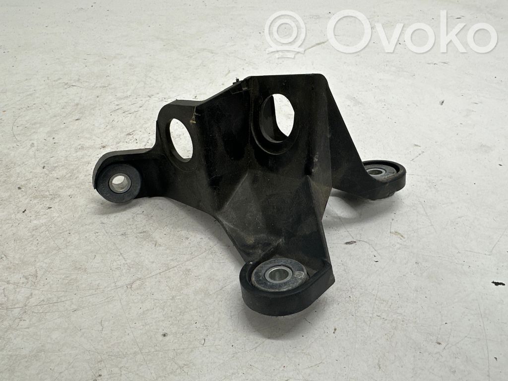 Volkswagen PASSAT B8 Gear shift cable bracket 