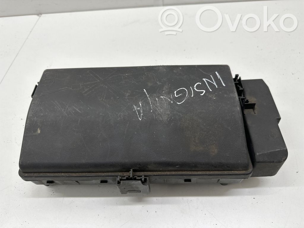 Opel Insignia A Juego de caja de fusibles 