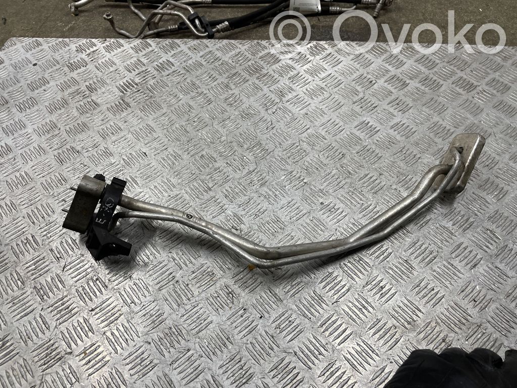 BMW X5 E70 Ilmastointilaitteen putki (A/C) 