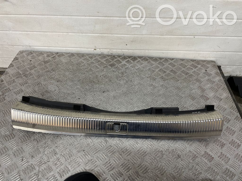 Audi A4 S4 B9 Osłona pasa bagażnika 
