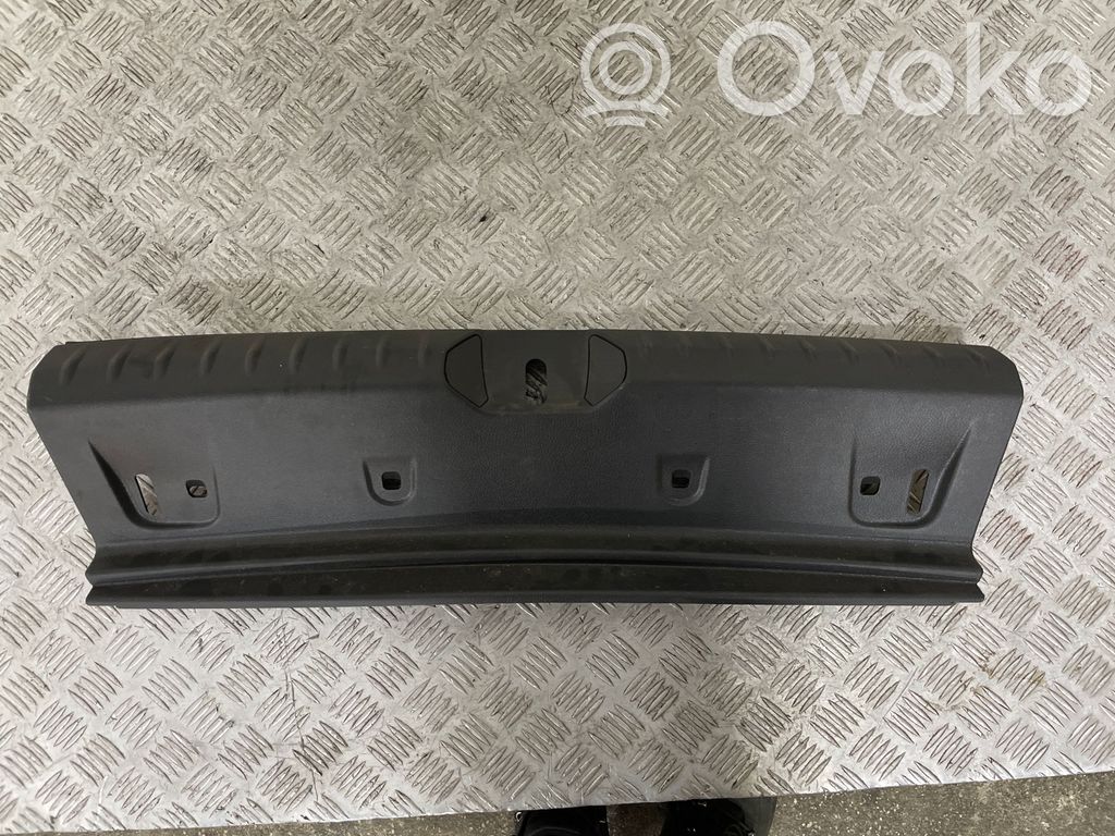 BMW 1 F20 F21 Osłona pasa bagażnika 