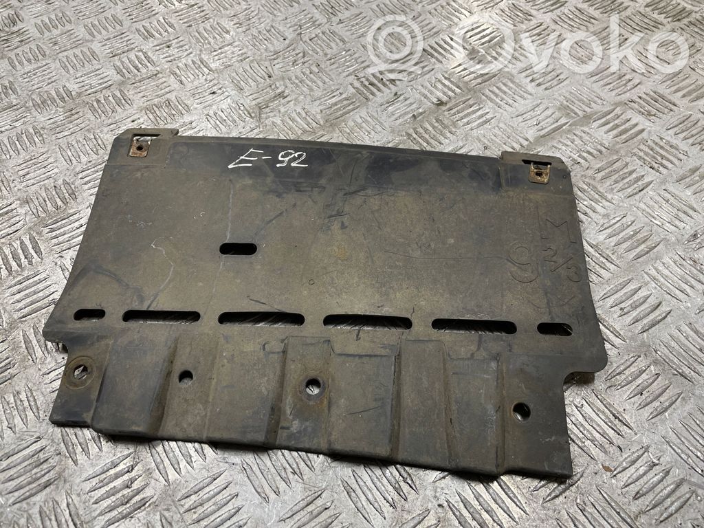 BMW 3 E92 E93 Kita dugno detalė 
