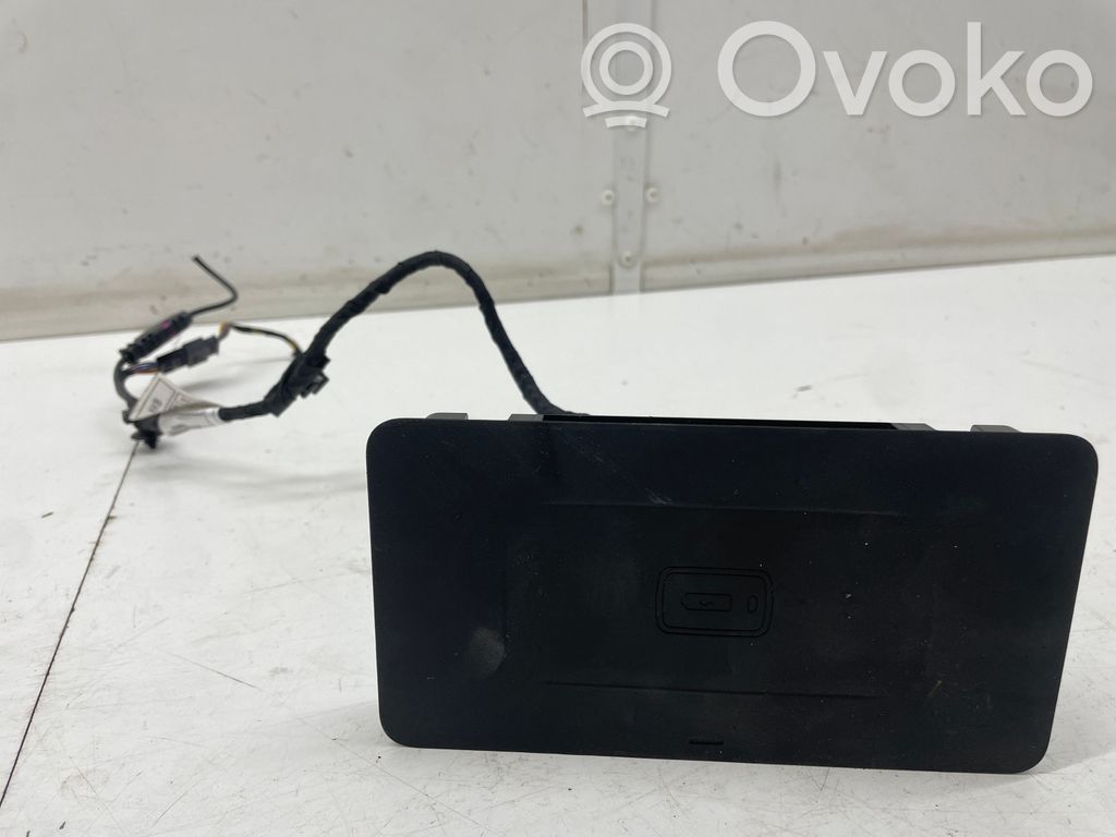BMW X4M F98 Wireless charging module 