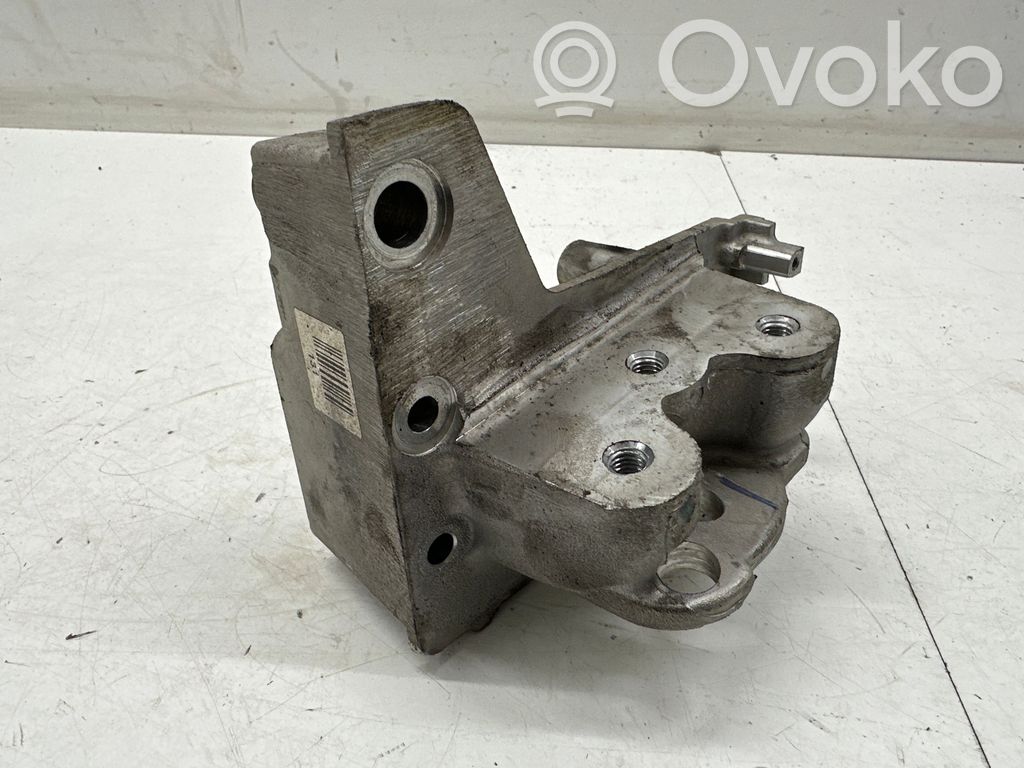 Engine mounting bracket   55276987