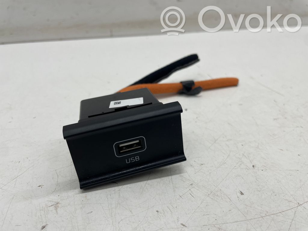 Enchufe conector USB   96120K0110