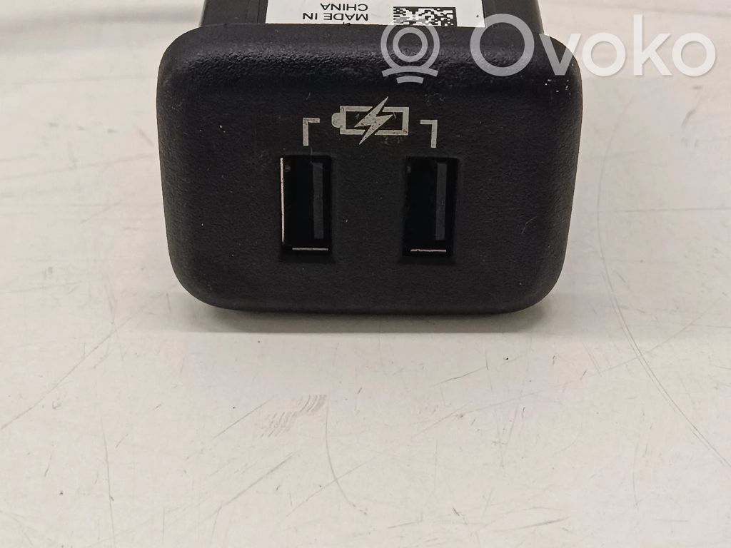Opel Insignia B Enchufe conector USB 