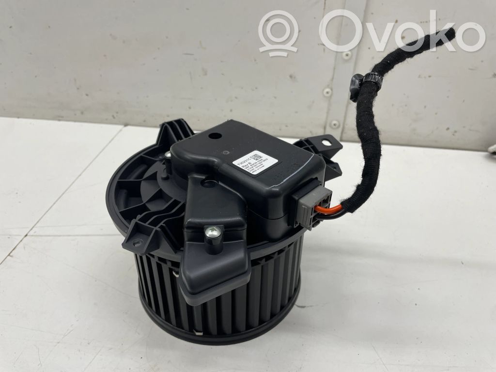 Tesla Model 3 Mazā radiatora ventilators 