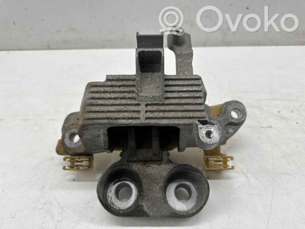 Engine mount bracket   13493927