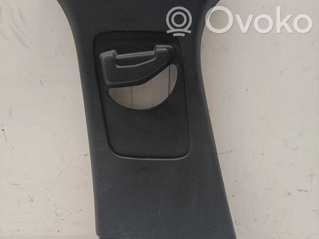 Ford Focus Pilar (B) (superior) 