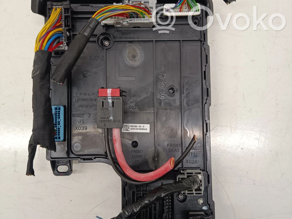 Tesla Model 3 Comfort/convenience module 