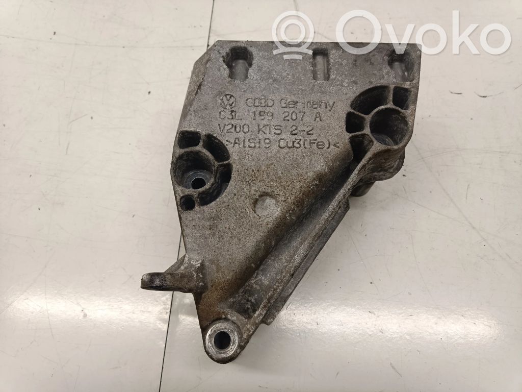 Volkswagen Polo V 6R Engine mounting bracket 