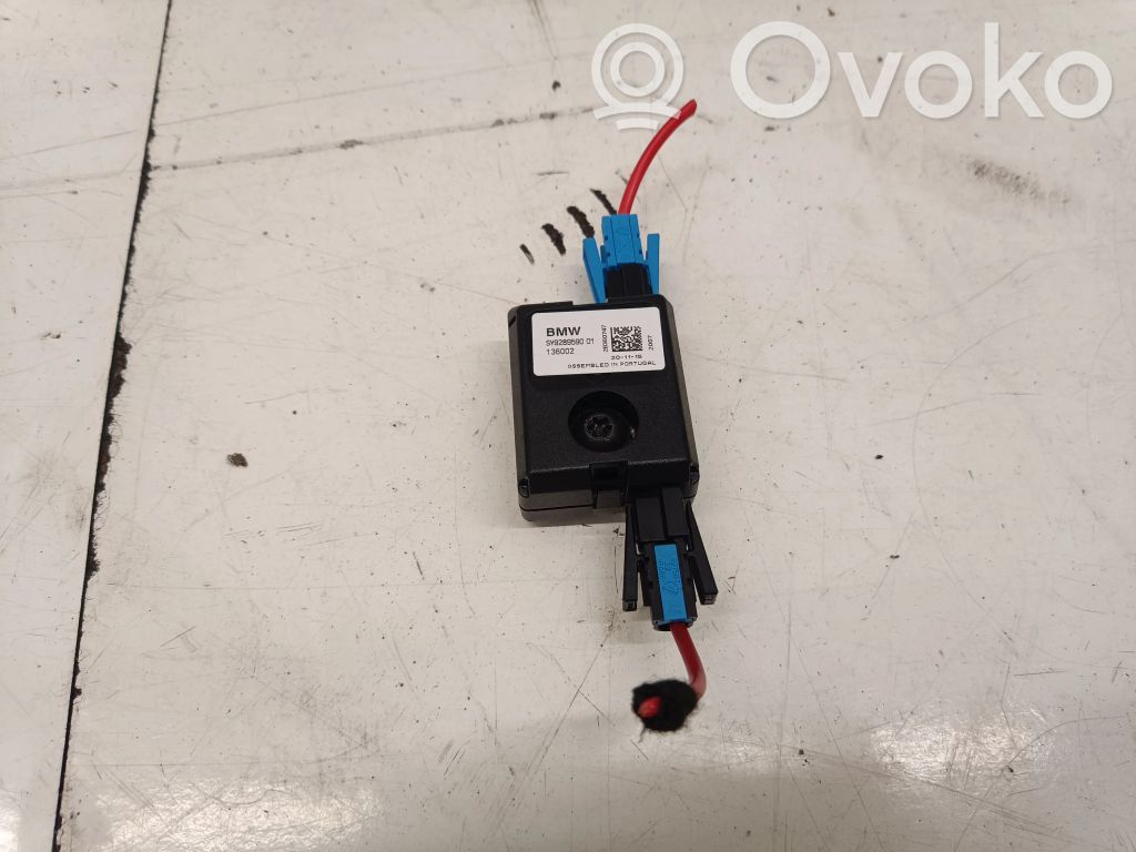 BMW 2 F46 Antenos stiprintuvas 