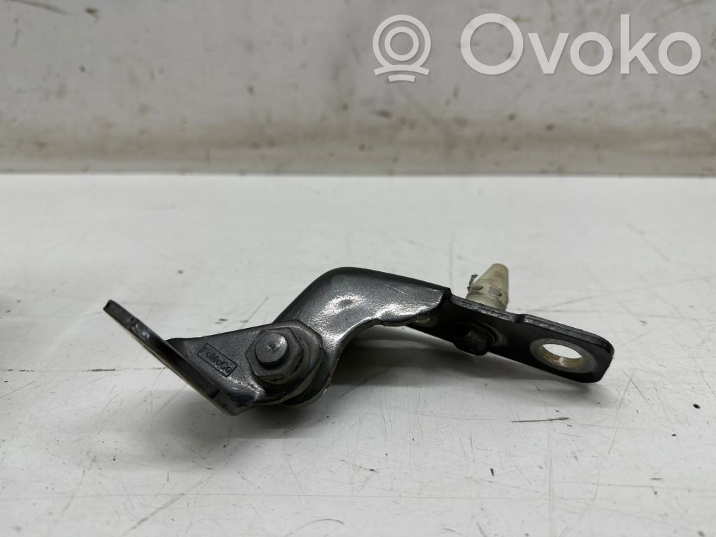 Ford Puma Front door upper hinge 