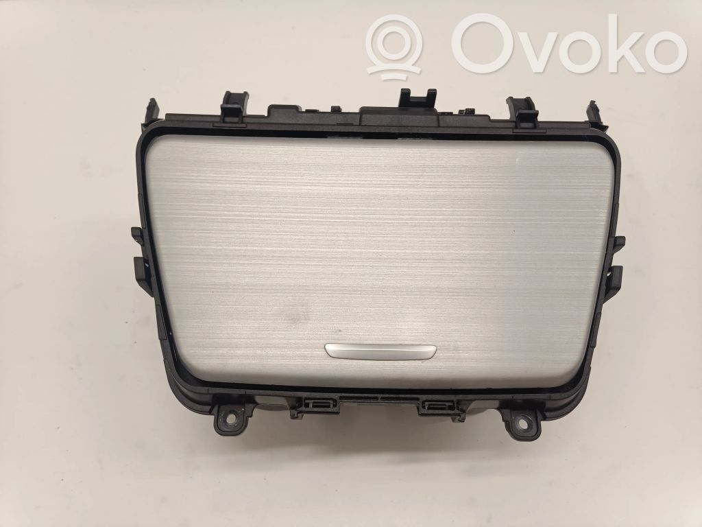 BMW 6 F06 Gran coupe Cup holder front 