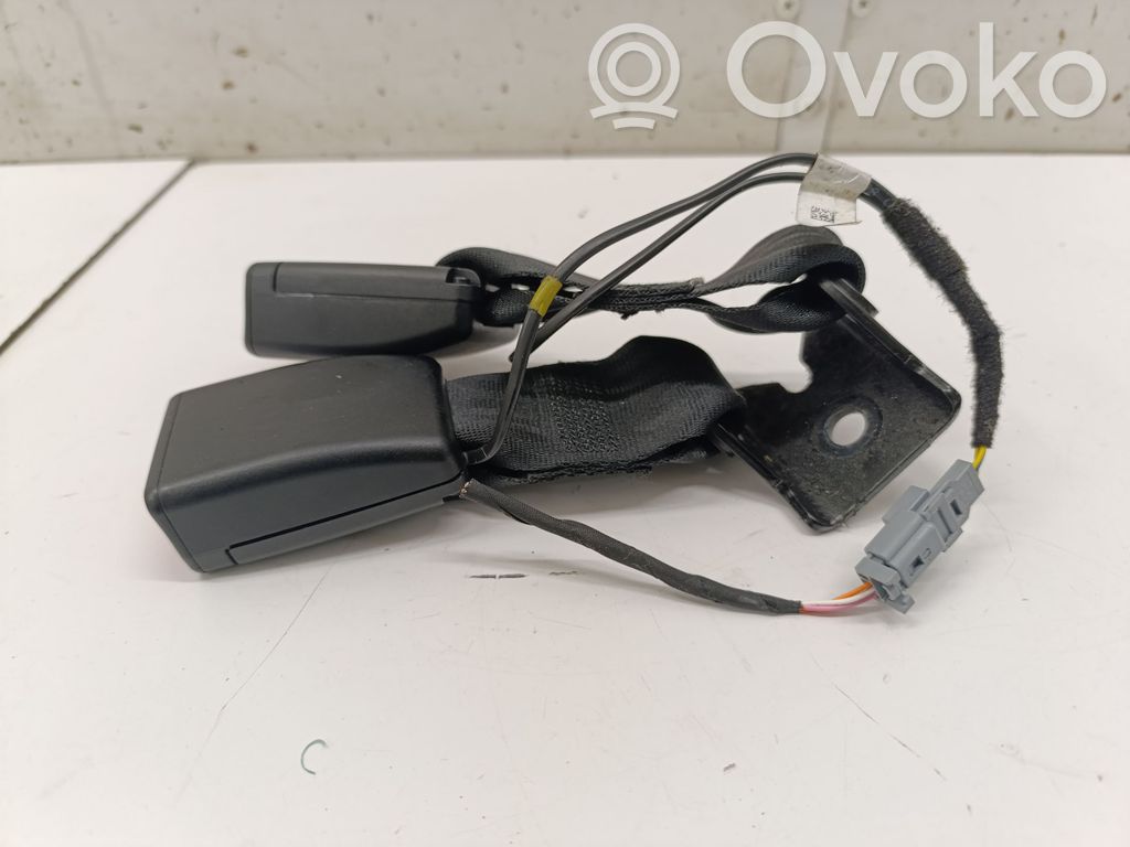 Renault Arkana Middle seatbelt buckle (rear) 