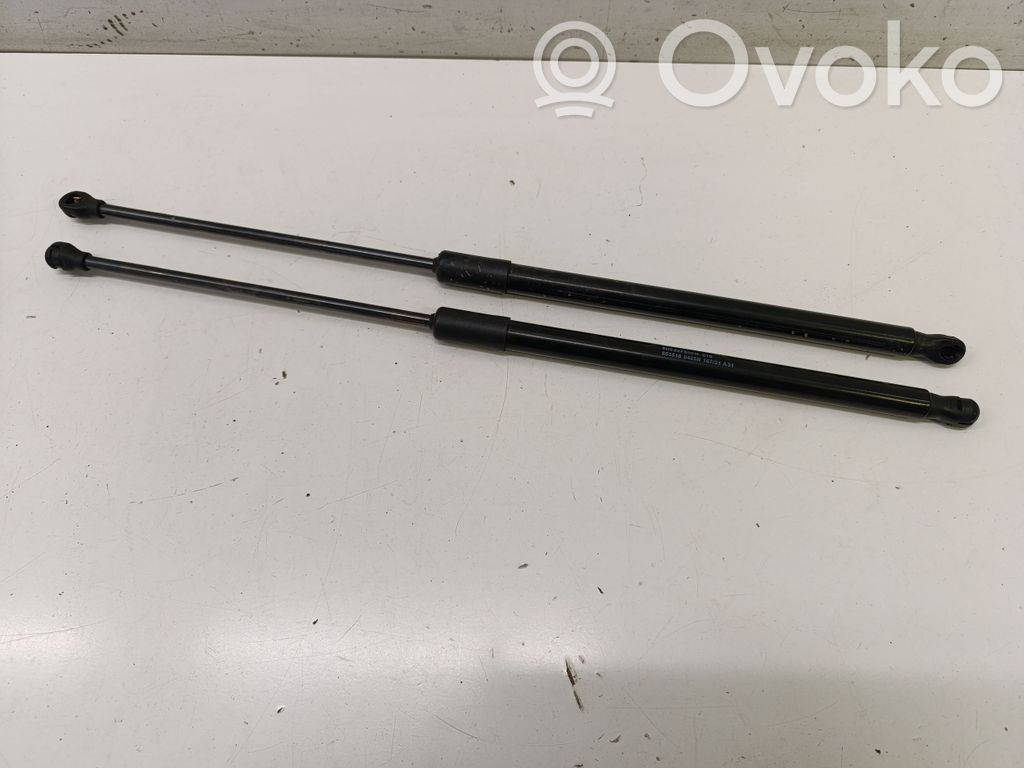 Volkswagen Golf VIII Amortyzator klapy tylnej bagażnika 