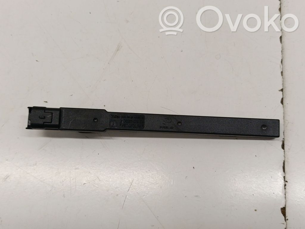 Opel Astra L Antena aérea cómodo interior 