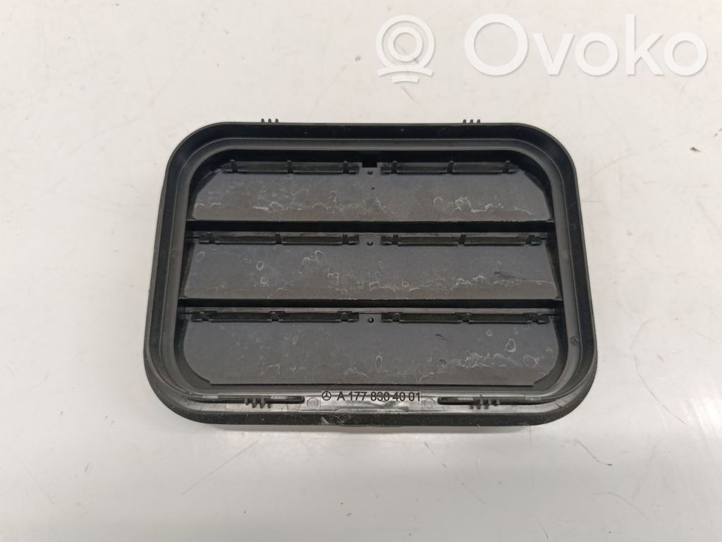 Mercedes-Benz A W177 Kulmapaneelin paineventtiili