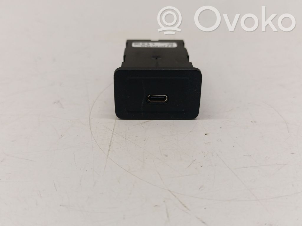 Mercedes-Benz A W177 Enchufe conector USB 