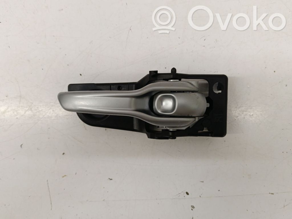 Jeep Cherokee KL Manecilla interna puerta delantera 