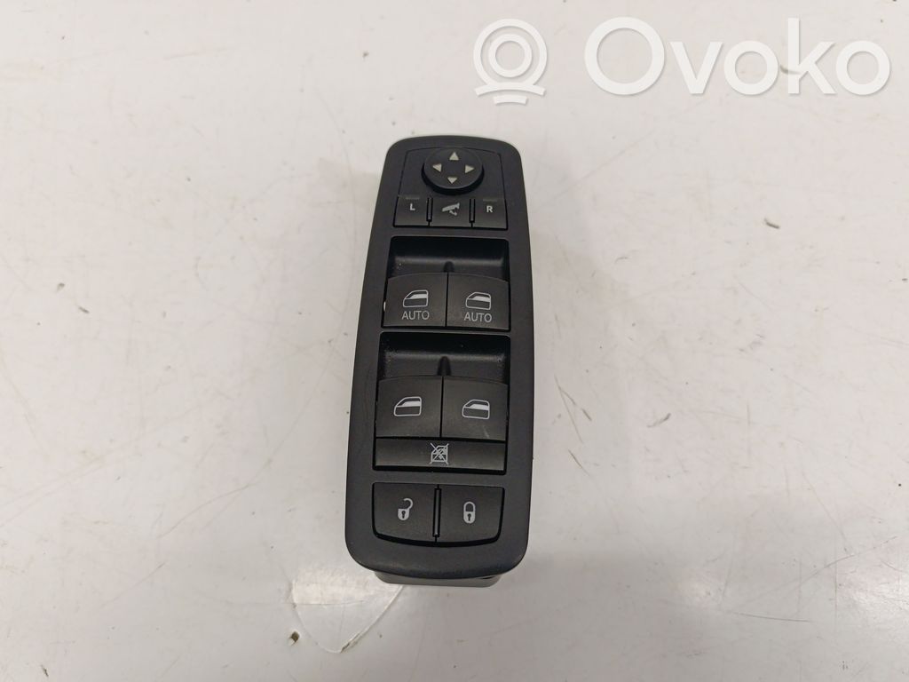 Jeep Cherokee Electric window control switch 