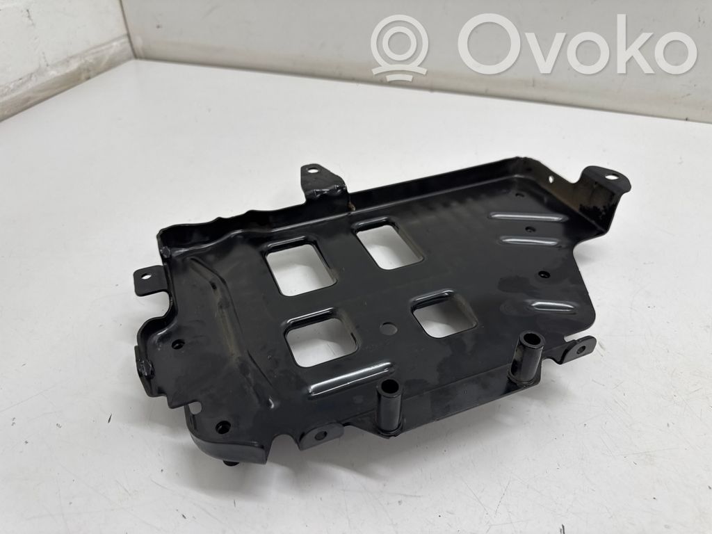 Suport montare conductă intercooler   K8D26K767BA