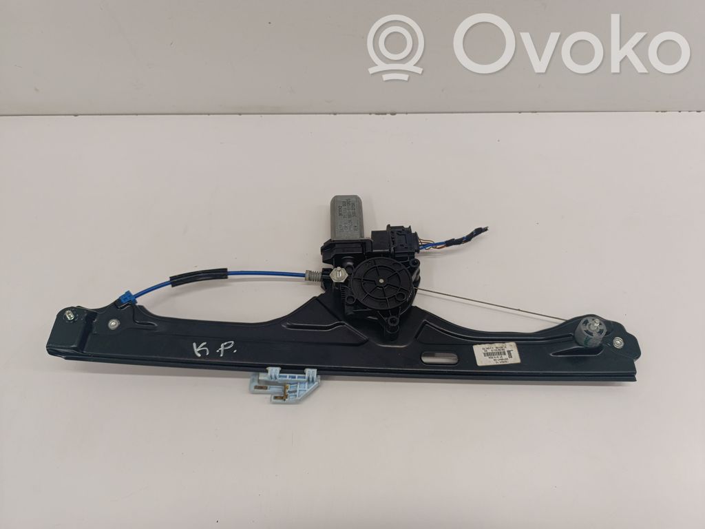 BMW 2 F46 Elektryczny podnośnik szyby drzwi przednich 