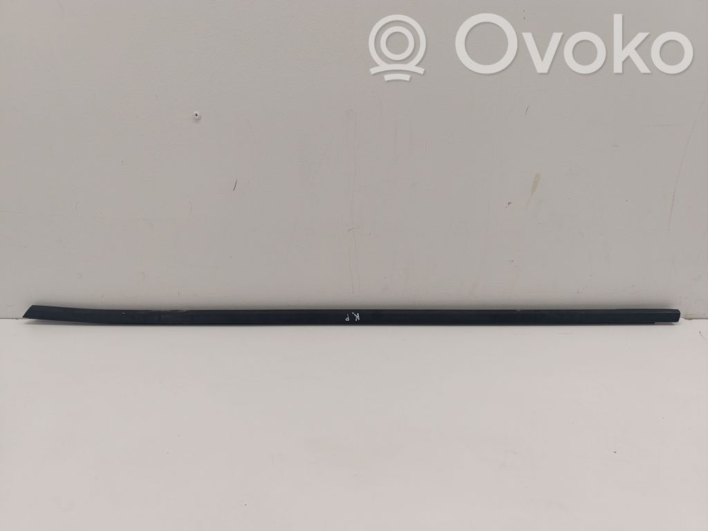 BMW 2 F46 Rivestimento modanatura del vetro della portiera anteriore 