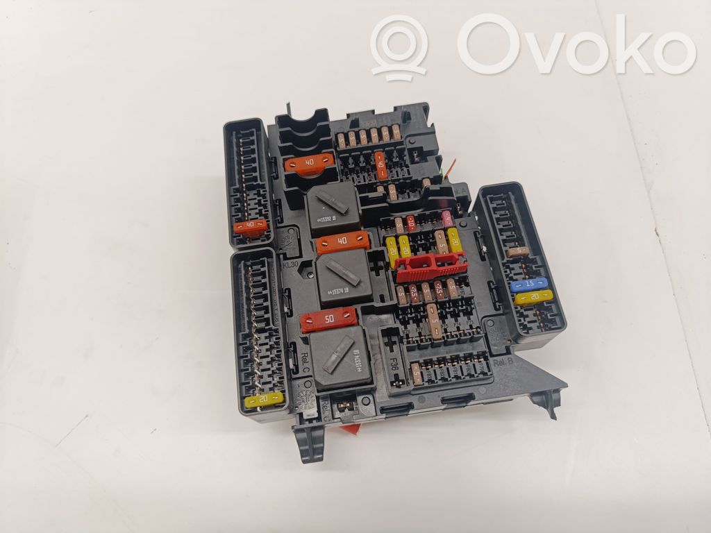 BMW 2 F46 Sulakemoduuli 