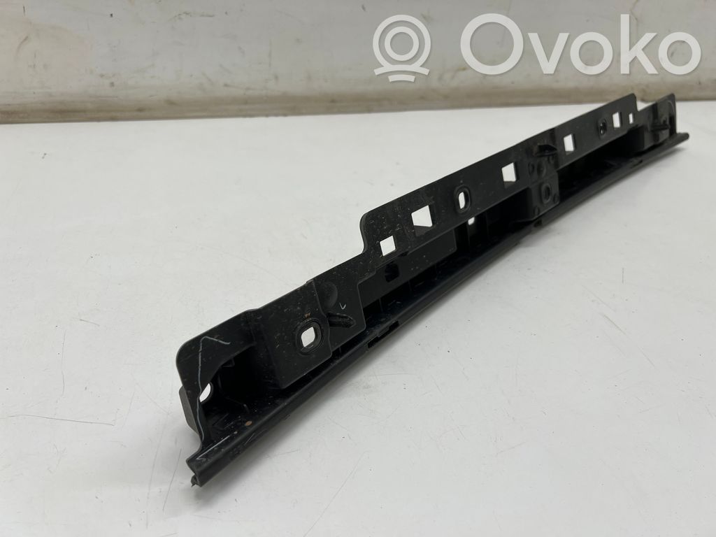 Opel Vivaro Soporte de montaje del parachoques trasero 
