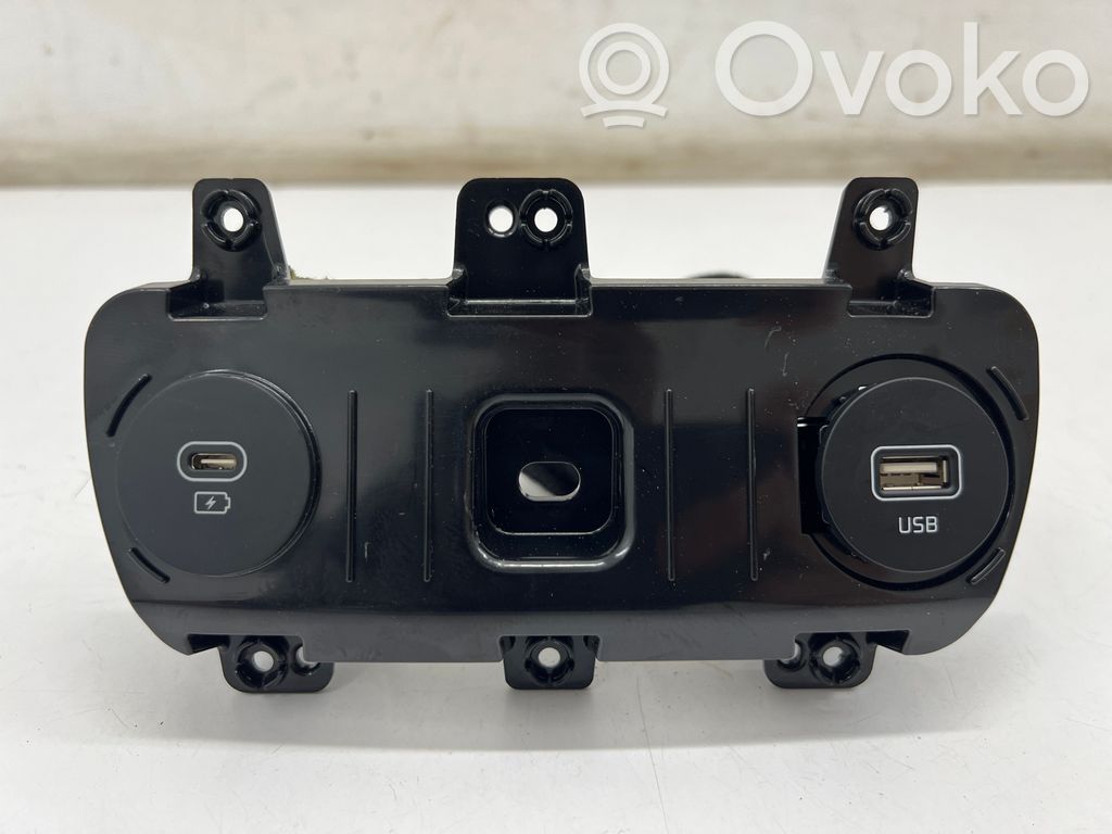 KIA EV6 USB socket connector 