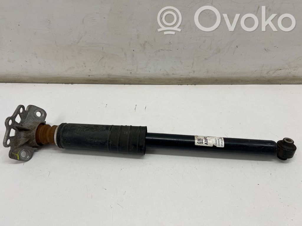 Opel Corsa E Takaiskunvaimennin 