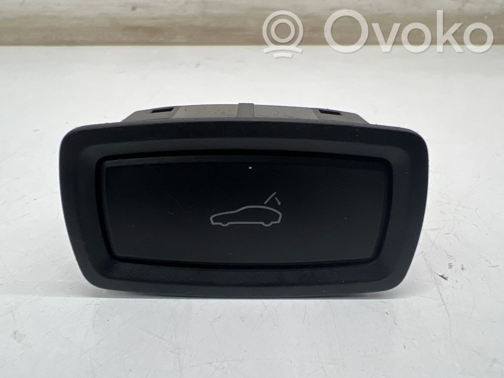 Porsche Macan (95B) Tailgate/boot open switch button 