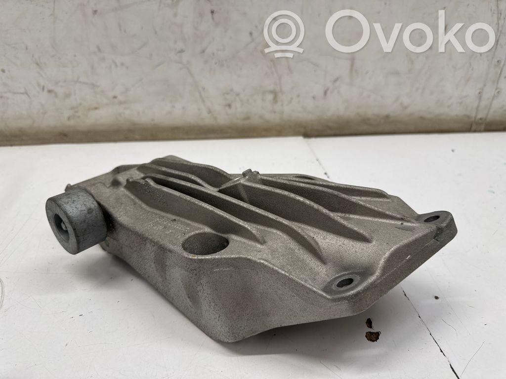 BMW 3 G20 G21 Engine mounting bracket 
