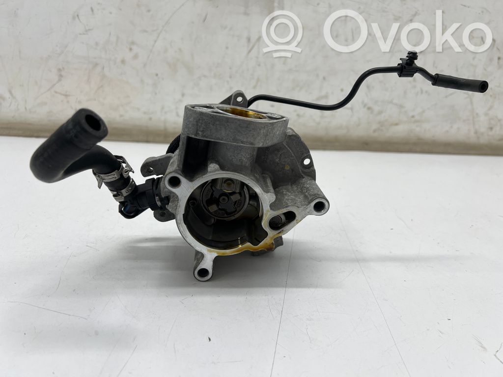 Audi A4 S4 B9 Vacuum pump 