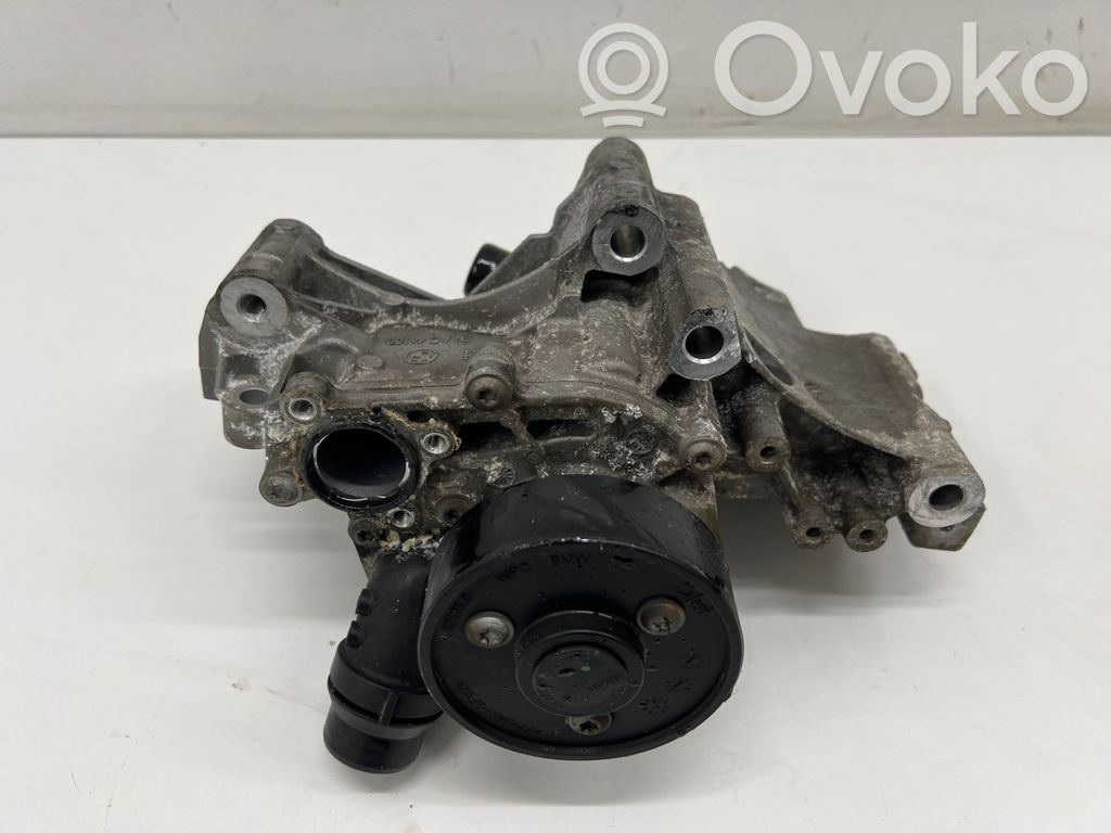 BMW 5 G30 G31 G38 Water pump 