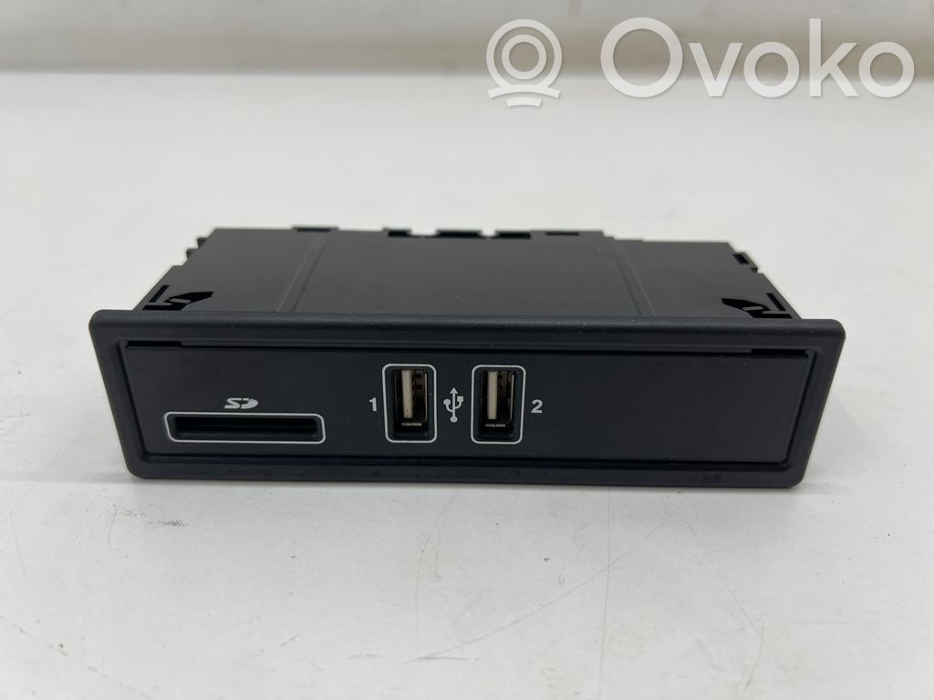 Mercedes-Benz C W205 Enchufe conector USB 