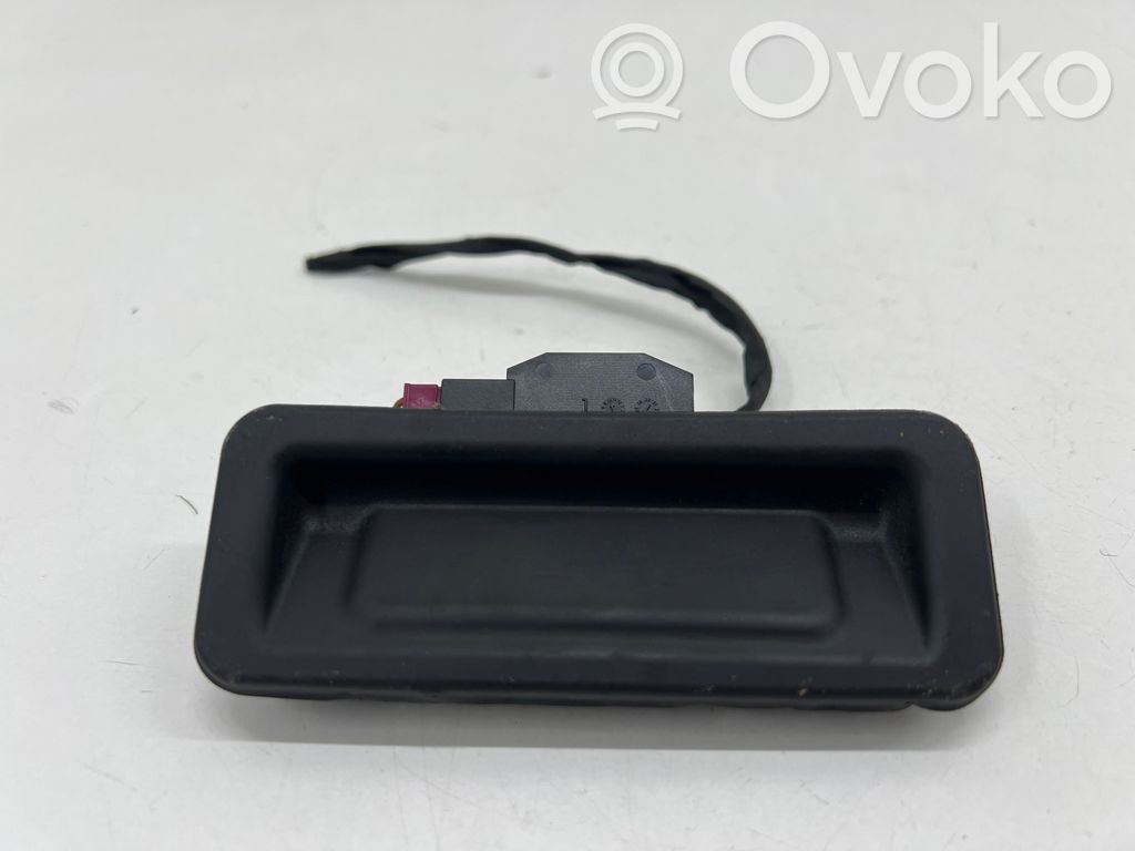 BMW i4 Tailgate/trunk/boot exterior handle 