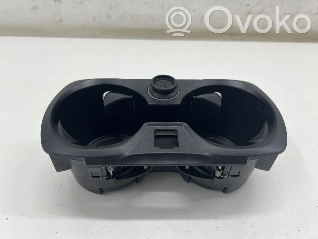 BMW i4 Cup holder front 